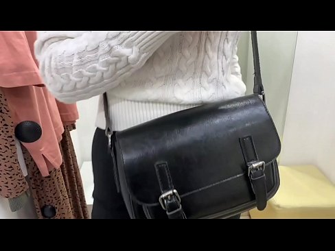 ❤️ Фитинг бөлмөсүндө жаш канчык FeralBerryди дилдо менен коомдук мастурбациялоо ️ Шлюздер бизде ky.basseyn-vsem.ru